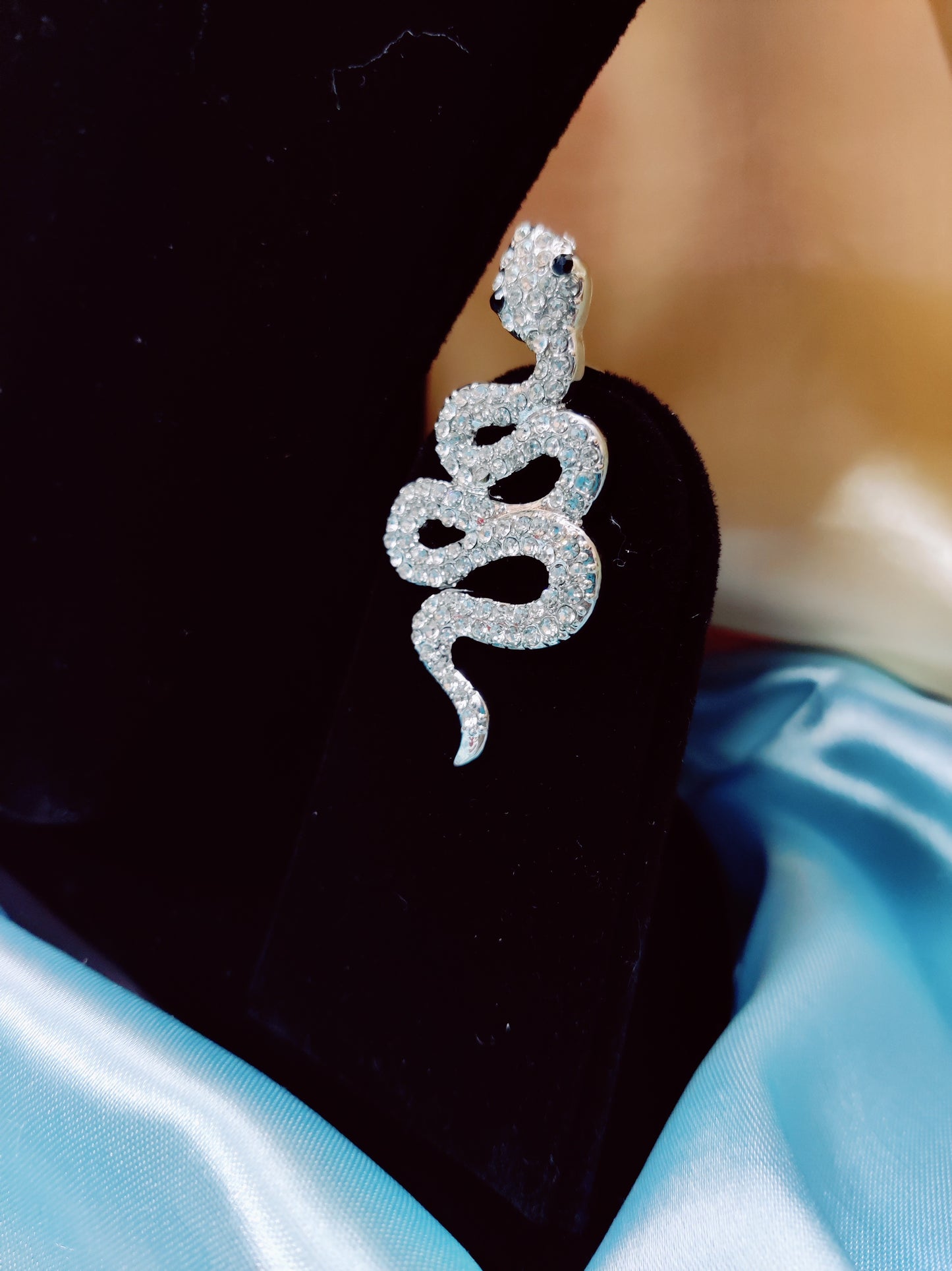 snake rhinestone sparkling earring in gold and silver